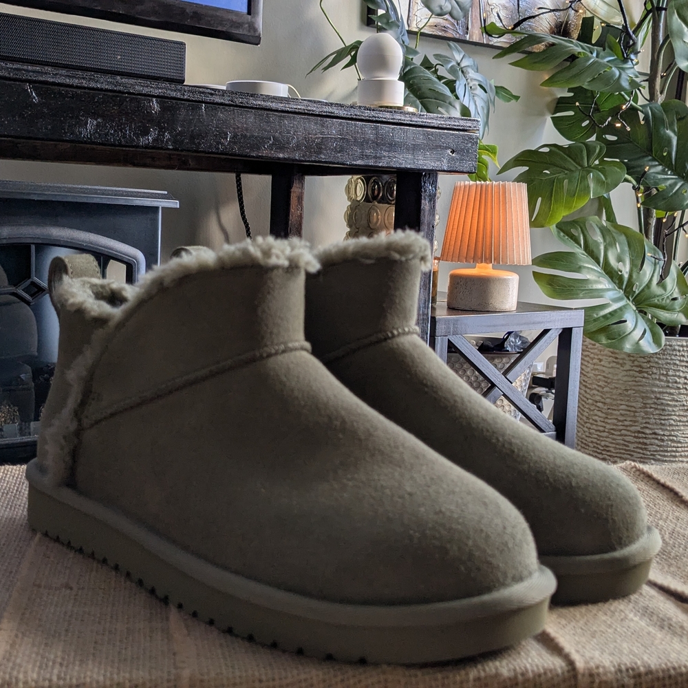 💚NWOT Koolaburra By Ugg Cozy Shearling-Lined Ankle Boots No Tag No Box